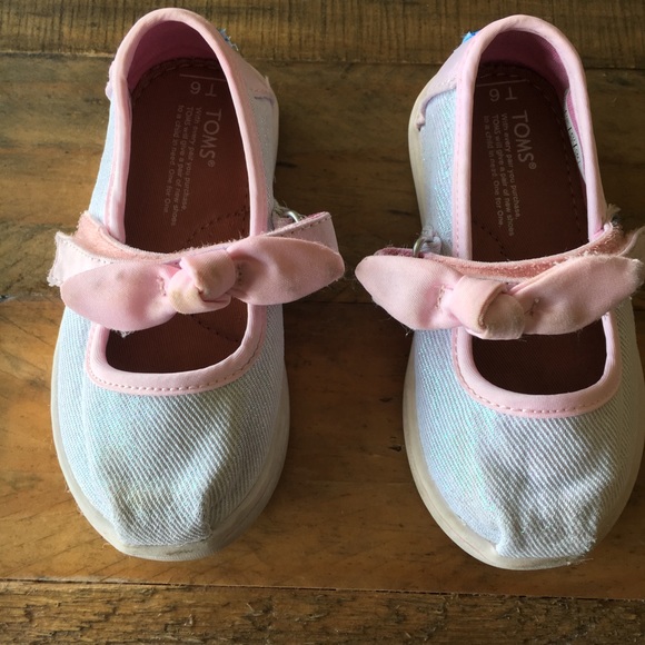 Toms Iridescent Bow Maryjane Sneaker 💓 - Picture 6 of 8